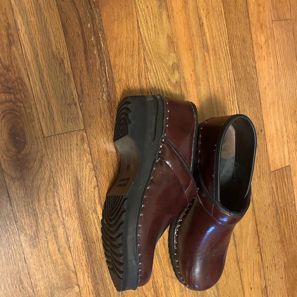 Elegant Burgundy Leather Mules